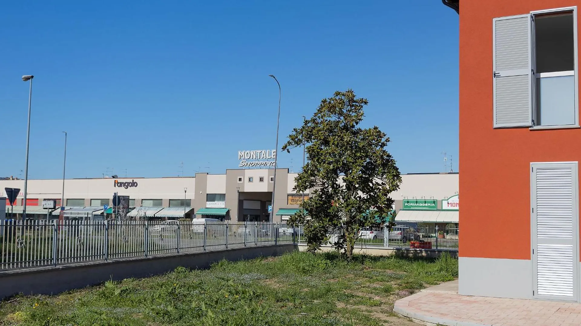 Apartment Vrenozi Home Piacenza