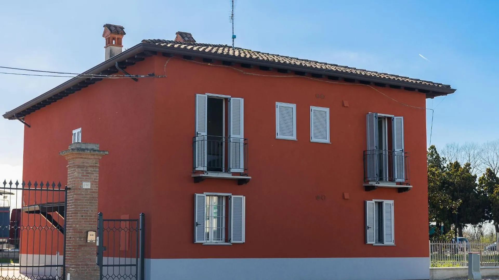 Vrenozi Home Piacenza Apartment